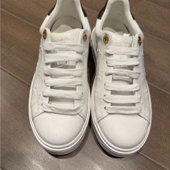 Louis Vuitton White Sneakers. Authentic - Picture 7 of 8